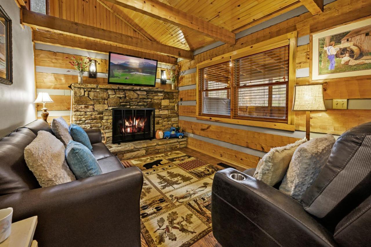 The Robins Nest With Hot Tub Villa Pigeon Forge Eksteriør billede