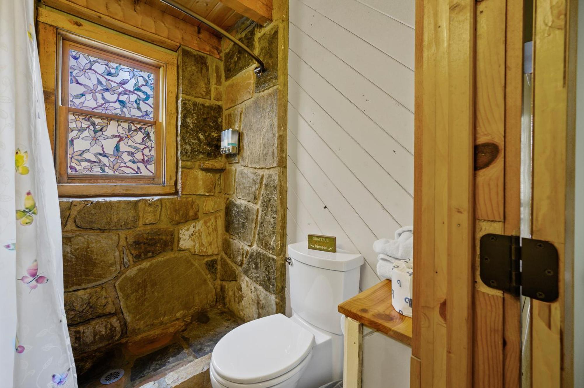 The Robins Nest With Hot Tub Villa Pigeon Forge Eksteriør billede